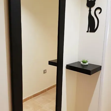 Ramon Cortez Apartment *